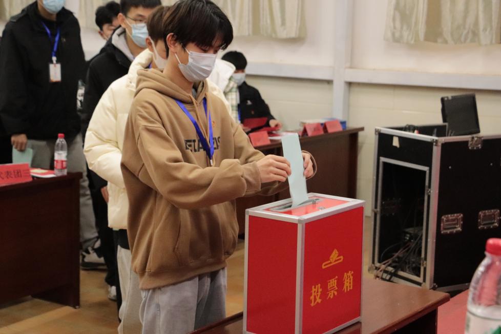 我校第十一次学生代表大会隆重召开 我校第十一次学生代表大会隆重召开