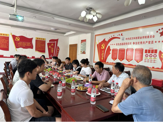 申慱官网召开“躬耕教坛，强国有我”教师节座谈会