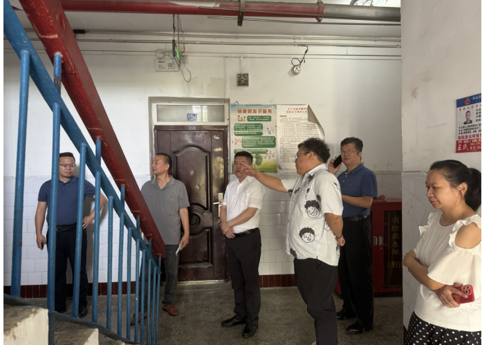 武汉市教育局领导实地指导我校开学迎新准备工作 武汉市教育局领导实地指导我校开学迎新准备工作