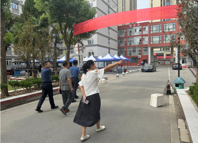 武汉市教育局领导实地指导我校开学迎新准备工作 武汉市教育局领导实地指导我校开学迎新准备工作