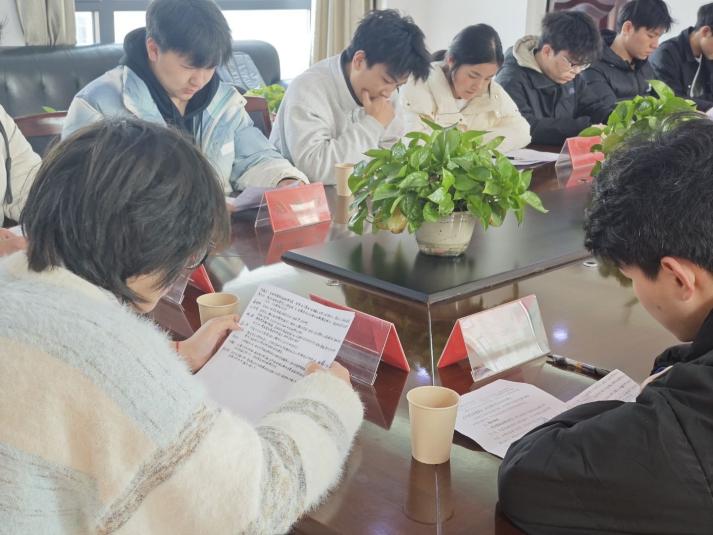 凝聚青春力量，共筑团结梦想 ——sunbet申慱官网24级团组织生活会纪实