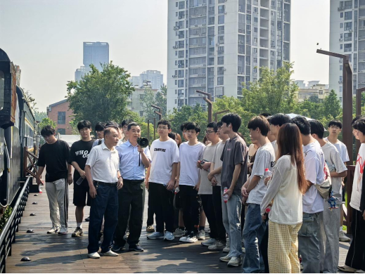 寻迹百年武九，解码匠心传承——申慱官网开展四美塘文化公园沉浸式实践活动