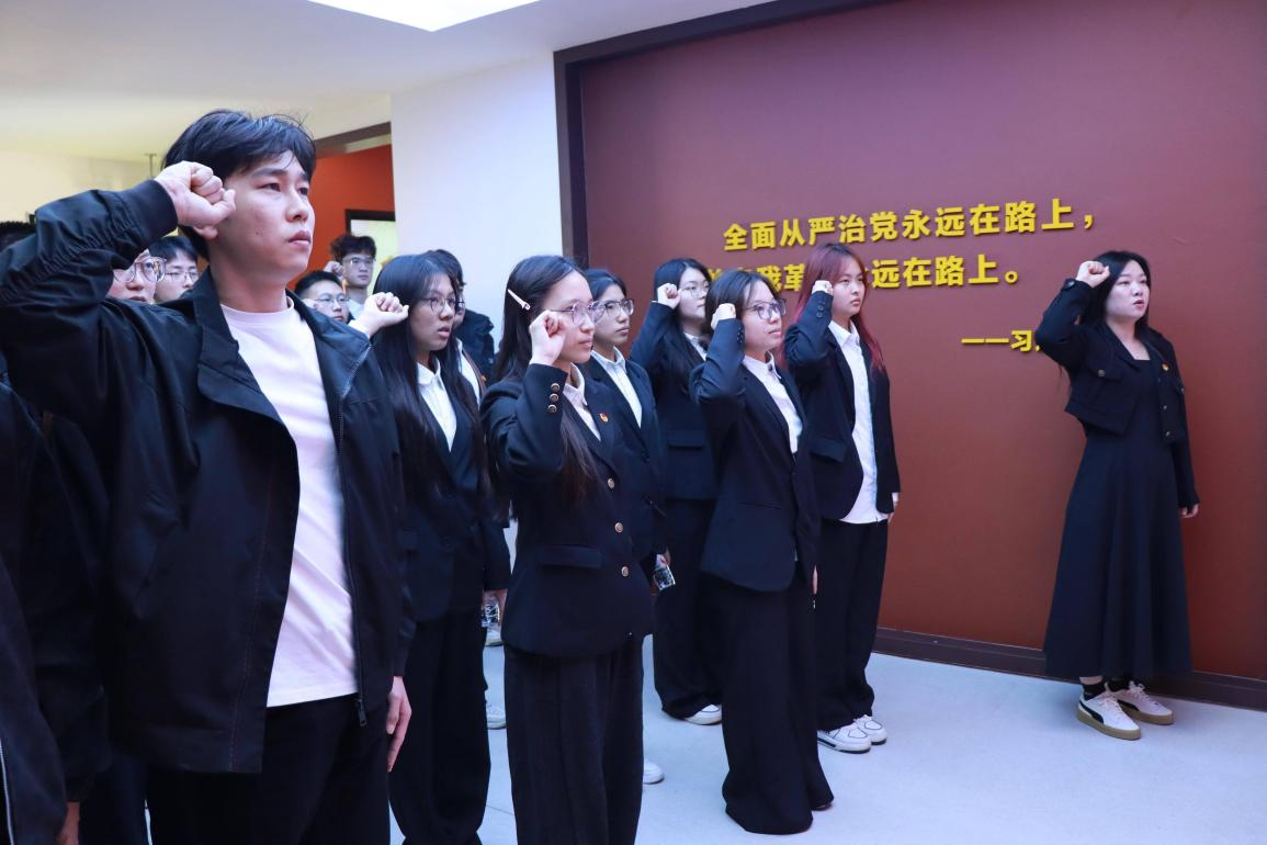 党建联建聚合力 红色研学砺初心——申慱官网与武汉城市职业学院联合开展爱国主义教育实践活动 党建联建聚合力 红色研学砺初心——申慱官网与武汉城市职业学院联合开展爱国主义教育实践活动