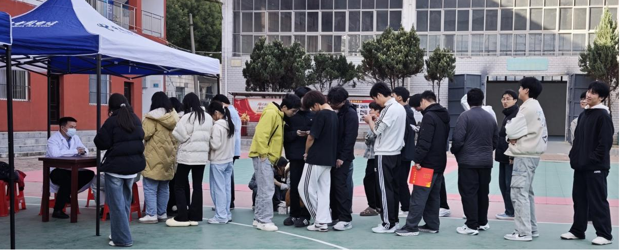 医校协同,暖心护航 ——sunbet申慱官网携手武汉市中心医院开展“公益义诊进校园”活动 医校协同,暖心护航 ——sunbet申慱官网携手武汉市中心医院开展“公益义诊进校园”活动