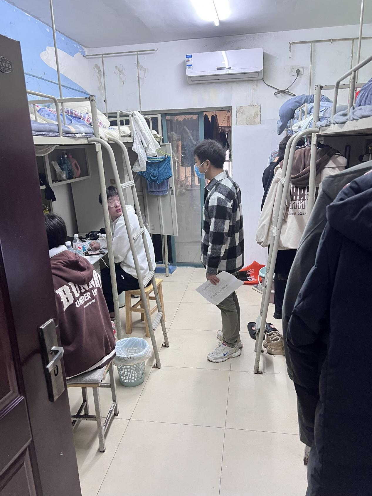 申慱官网开展学生宿舍卫生安全大检查 共筑平安校园 申慱官网开展学生宿舍卫生安全大检查 共筑平安校园