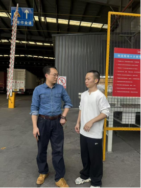 申慱官网2023级辅导员赴美的集团走访看望实习学生