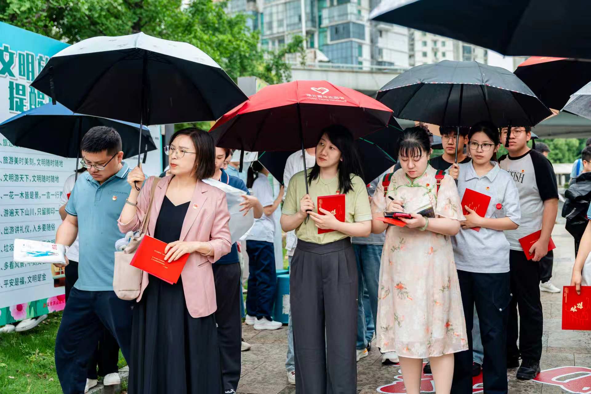 诗韵长征,重启新程——申慱官网受邀参加武汉城市职业学院“诗韵长征·炬匠征途“主题教育活动 诗韵长征,重启新程——申慱官网受邀参加武汉城市职业学院“诗韵长征·炬匠征途“主题教育活动
