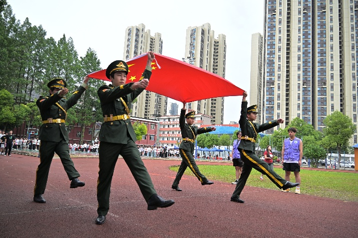 活力校园 趣享运动|sunbet申慱官网2026年趣味运动会暨教职工趣味运动会圆满落幕 活力校园 趣享运动|sunbet申慱官网2026年趣味运动会暨教职工趣味运动会圆满落幕