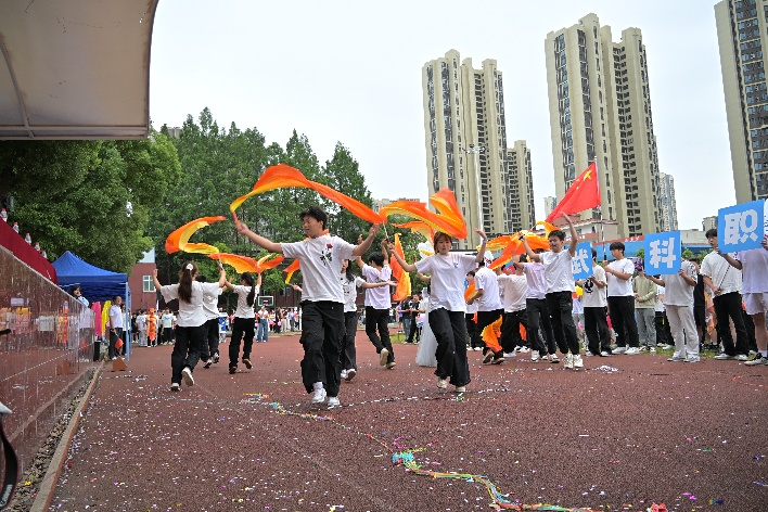 活力校园 趣享运动|sunbet申慱官网2026年趣味运动会暨教职工趣味运动会圆满落幕 活力校园 趣享运动|sunbet申慱官网2026年趣味运动会暨教职工趣味运动会圆满落幕