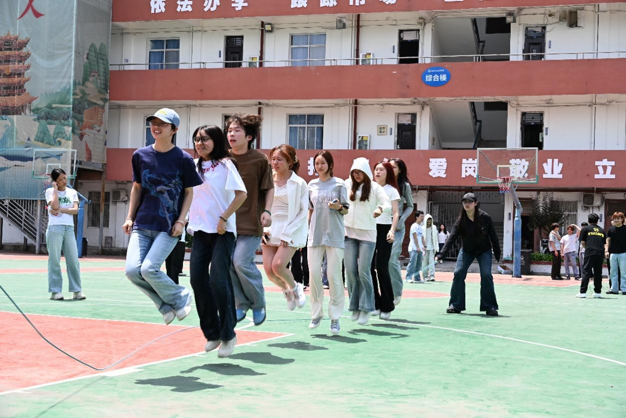 青春跃动，绳彩飞扬——申慱官网2026年跳大绳锦标赛圆满落幕