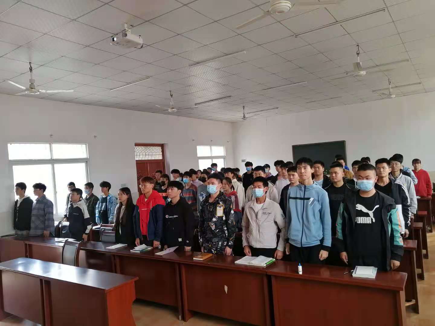 申慱官网举行第三十期业余党校开班仪式 申慱官网举行第三十期业余党校开班仪式